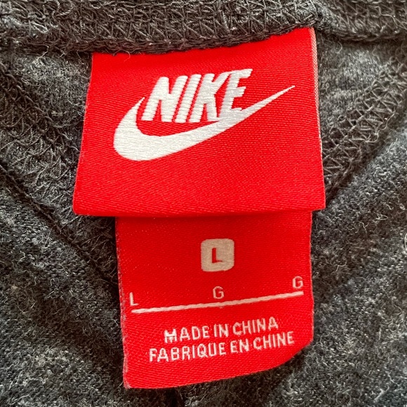 NIKE Shorts - Picture 4 of 5